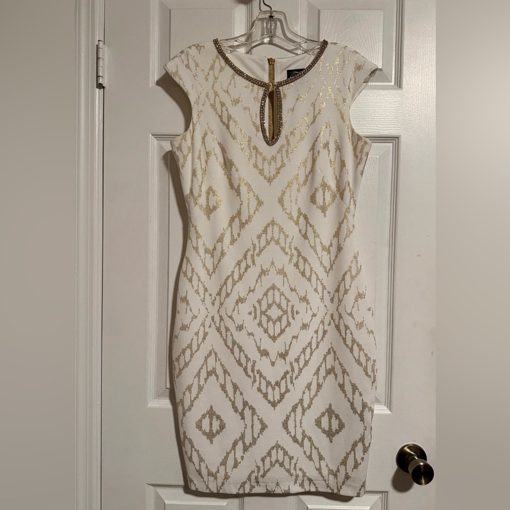 Jax Black Label $158 Dress Blush Gold Metallic Scroll Rhinestone Keyhole Size 4